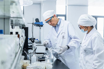 麥吉麗研發工廠首次對外開放 以生物科技為引擎，鑄就國貨護膚的安心之選
